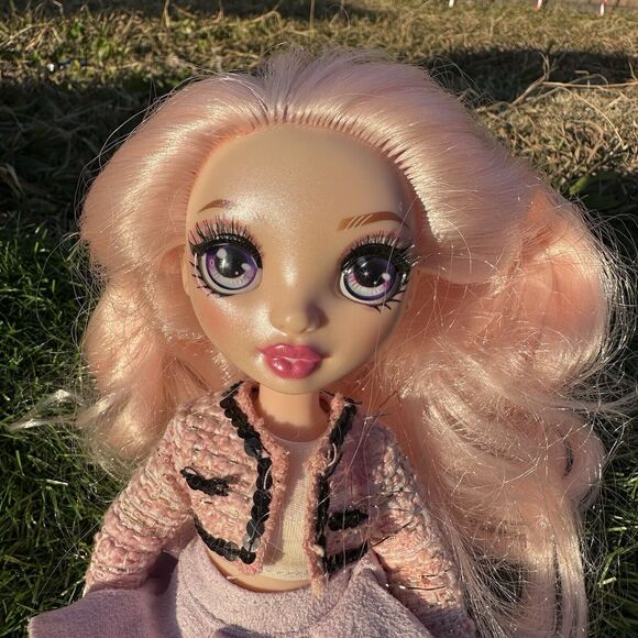 Rainbow High Series 2 Bella Parker Fashion Doll MGA‎ - Picture 2 of 8